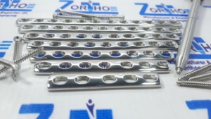 High Quality SS 316L 3.5mm DCP Straight Plates 4 to 12 Holes & Cortex Screws (65 Pc) SS 316L ORTHO ZE Manual Model ORZ-OP-0012 - Product Image 2