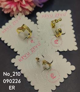 KVM EXPORTERS INDIA Bague ouverte en acier inoxydable plaqué or, motif géométrique moderne en relief, bijoux tendance, vente en gros - Product Image 2