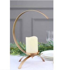 Portavelas de Metal con Diseño Floral y Acabado Dorado, Estilo Único para Decoración de Bodas y Cenas, Portavelas para Velas de Té - Product Image 2