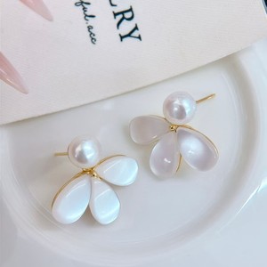 Aretes Coreanos con Forma de Flor de Cinco Pétalos, Joyería Pequeña y Fresca, Precio Especial al por Mayor en Taobao - Product Image 1