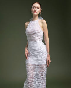 Vestido de Noche Blanco de Lujo con Cuello Halter y Diseño Bodycon, con Detalle de Malla Ondulada Transparente, Estilo de Diseñador Exclusivo, OEM ODM, Hecho en Vietnam - Product Image 3