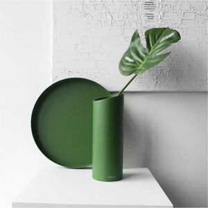 Vase à fleurs cylindrique vert mat en gros, vase de table créatif en métal de style nordique, pot en métal, centre de table, décoration d'intérieur, pot à fleurs - Product Image 1