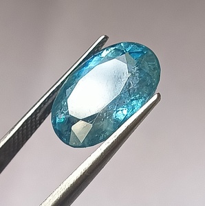 Aigue-marine naturelle de 6,55 carats, bleu Santa Maria, taille ovale facettée, translucide, pierre précieuse en vrac avec jeu de couleurs, provenant du Brésil - Product Image 3