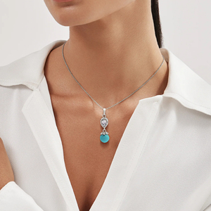 Colgante Minimalista de Plata de Ley S925 con Topacio Blanco Natural y Turquesa en Engaste de Garras, 4.7 Gramos, Joyería Fina - Product Image 4