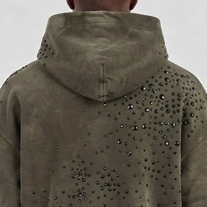 Hoodie personnalisé style streetwear vintage, effet vieilli, avec strass, nouveau style, effet délavé soleil, avec patch brodé - Product Image 4