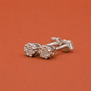 Boucles d'oreilles en moissanite pour femmes en argent sterling 925, design élégant, rond et classique - Product Image 3