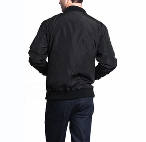 Blouson aviateur pour hommes de haute qualité avec logo personnalisé col montant doublure en satin fait polyester nylon pour un confort durable - Product Image 2