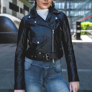 Nuevas chaquetas de mujer con cuello de cremallera negro y logotipo personalizado, chaqueta vintage para invierno, chaqueta bomber de cuero genuino, ropa de calle. - Product Image 1