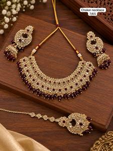 Ensemble collier choker, boucles d'oreilles et maang tikka en alliage plaqué or avec pierres vertes et perles imitation pour femmes, bijoux de mariage - Product Image 3