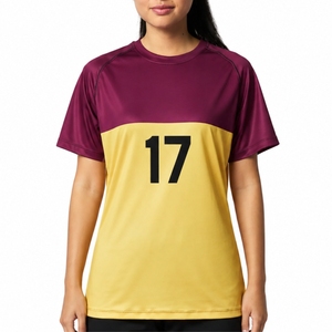 Camiseta deportiva personalizada para mujer, de secado rápido, ligera, atlética, con impresión por sublimación personalizada. - Product Image 1