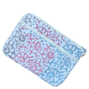 Housse d'ordinateur portable en coton matelassée, légère, durable et protectrice, avec plusieurs poches zippées, écologique, artisanale, motif Jaipur Block - Product Image 1