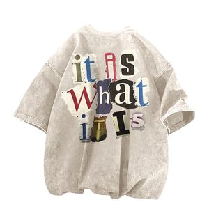 Camiseta de algodón pesado con cuello redondo y manga corta para hombre, estilo oversize y corte holgado, con lavado ácido y efecto stone washed, con logo frontal. Novedad al por mayor. - Product Image 3