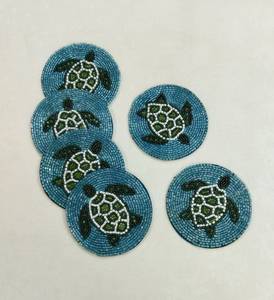 Sous-verres artisanaux en perles bleues en forme de tortue - Product Image 1