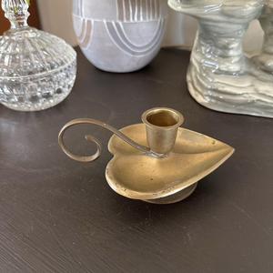 Chandelier en laiton en forme de cœur de 6 pouces, style Cottagecore rustique, support pour bougie conique, accessoire d'éclairage - Product Image 4