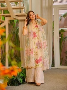 Conjunto de Fiesta Moderno TOP PLAZZO DUPATTA TIBBY de Organza de Seda con Bordado Intrincado de Lentejuelas, Largo hasta la Rodilla, de Secado Rápido - Product Image 2