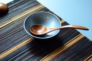 Cuillère en bois en gros, ustensile de cuisine artisanal en bois naturel - Product Image 2