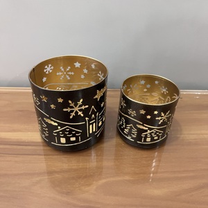ชุดเชิงเทียนเหล็กดีไซน์งานฝีมือ 2 ชิ้น พร้อมลวดลายสลัก สำหรับตกแต่งบ้าน - Product Image 2
