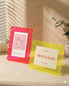 Cadre photo élégant en acrylique miroir, accessoire décoratif pour la maison - Product Image 1