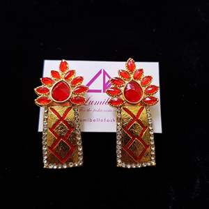 Wooden Pendant Earrings with Floral Pattern and Amber Pearl in Orange - Product Image 1
