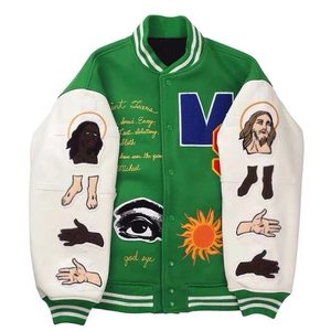 Chaqueta Varsity Verde con Apliques Religiosos, Diseño de Parches, Ropa Urbana para Hombre, Cuello Camisero, para Otoño - Product Image 1