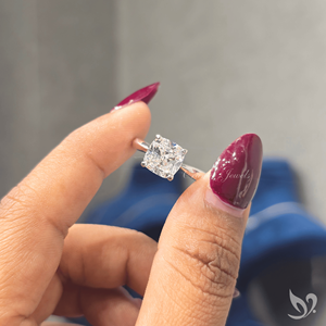 Anillo de compromiso de lujo de oro blanco de 10 quilates con diamante cultivado en laboratorio de 3.0 quilates con corte cojín, certificado IGI, y tallo pellizcado. - Product Image 5