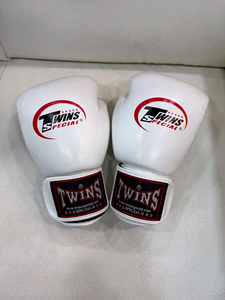 Gants de boxe Muay Thai blancs de qualité supérieure, en cuir de vache véritable, équipement de combat, design et logo personnalisés, légers - Product Image 1