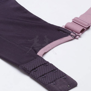 Sujetador deportivo de alta calidad con material que absorbe la humedad y duradero para un rendimiento activo. - Product Image 6