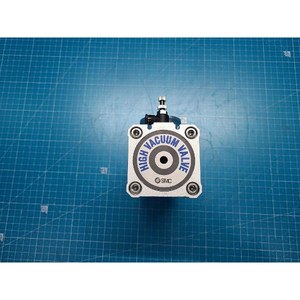 Vanne d'angle à vide poussé SMC XLA-40, utilisée comme pièce détachée pour équipement semi-conducteur d'occasion - Product Image 3