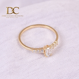 Anillo de Boda de Oro Sólido de 9K con Diamante Cultivado en Laboratorio con Corte Octogonal y Engaste de Puntas para Mujer - Product Image 2