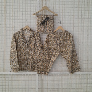 Conjunto de Pijama para Niños de Algodón con Diseño de Impresión de Calidad Premium, Cierre de Botones y Cintura Elástica Suave - Product Image 3