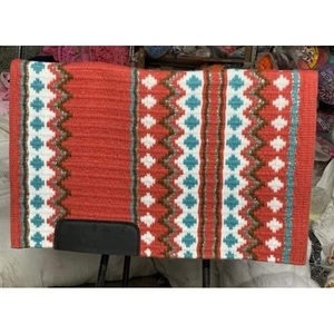 Manta de montar western de lana tejida a mano con patrón Navajo en rojo coral, turquesa y blanco, contorneada, para equitación, accesorios de equitación - Product Image 1