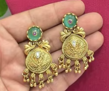 Collier plaqué or de meilleure qualité finition mate antique de créateur serti de boucles d'oreilles Collection de vêtements de fête de mariage indien ou pour femmes - Product Image 2