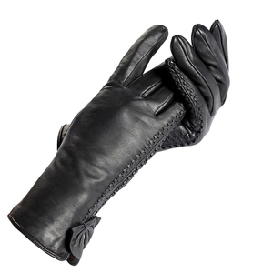 Gants de dressing haute performance conçus pour un look de mode haut de gamme avec des matériaux doux et des détails de style raffinés - Product Image 4