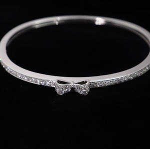 Oferta Especial en Pulsera de Diamantes de Lujo para Mujer con Piedras Brillantes para Bodas, Aniversarios y Ocasiones Especiales - Product Image 1