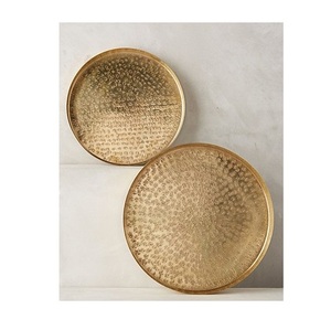 Assiettes de présentation rondes en laiton de luxe, grandes, à bord large, pour la décoration de tables d'événements et la présentation de réceptions de mariage - Product Image 6