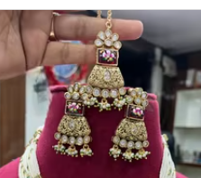 ชุดเครื่องแต่งกายตามเทศกาลแบบคลาสสิกของ Kundan เซ็ตสร้อยโชคเกอร์แบบห้อยไข่มุกสำหรับเจ้าสาวชุดสร้อยคอมหาราณีวินเทจสำหรับงานแต่งงานงานหมั้น - Product Image 2