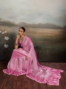 Sari de Seda Tradicional en Oferta, Sari Clásico de la Cultura India para Bodas y Celebraciones del Sur de la India, Disponible al Mejor Precio - Product Image 2