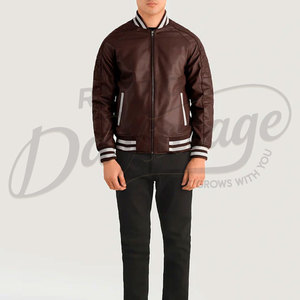 Chaqueta Bomber de Cuero Marrón para Hombre con Mangas Acolchadas en Forma de Panal y Puños Acanalados a Rayas, Prenda Deportiva Premium - Product Image 4