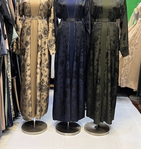 Abaya Modeste Légère à Manches Longues Perlée et Pailletée, Longueur Cheville, Style Dubaï, Traditionnelle Musulmane Faite à la Main, Hiver Automne, Vente en Gros - Product Image 5