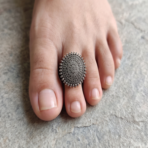 DIVYORO ANTIQUE BRASS DISC CLASSIC <b>TOE</b> <b>RING</b> for WOMEN with OXIDIZED <b>SILVER</b> PLATING-CASUAL ALL RELIGIOUS - Product Image 4