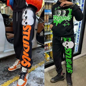 Conjunto de Sudadera con Capucha y Pantalones Deportivos Personalizados para Hombre, de Algodón, con Estampado de Esqueleto y Efecto Puff, de Dos Piezas - Product Image 3