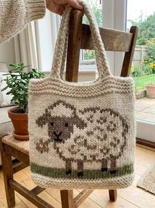Le sac artisanal s'intègre parfaitement aux collections de mode décontractées, côtières, rustiques et bohèmes-chic. - Product Image 4