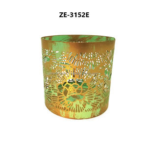 Candelabro de plata hecho a mano con elegante forma redonda para arreglos florales, fabricado por Zahid Exports, gran mayorista. - Product Image 1