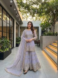 ชุดส่าหรีแบบพันจาบสวยงามสไตล์อินเดียและปากีสถาน ดีไซน์เซ็กซี่แบบกีรารา ชุดส่าหรีสำหรับผู้หญิง ขายส่งเสื้อผ้าสำเร็จรูป - Product Image 1