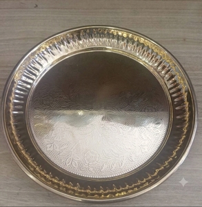 Assiette Ronde en Laiton Faite à la Main Moderne Robin Export Company - Product Image 1