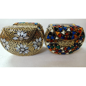 คลัทช์ทองเหลืองสีดำและสีทองหรูหราพร้อมรายละเอียดสีขาวที่ได้รับแรงบันดาลใจจากตา | กระเป๋าสตางค์แฮนด์เมดที่ซับซ้อนสำหรับผู้หญิงสมัยใหม่ - Product Image 6