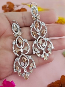 Aretes Colgantes de Moissanita Plateados en Plata de Primera Calidad, Elegantes y Atractivos, para Mujer, Ideales para Fiestas y Eventos Nocturnos, Colección de Moda - Product Image 4