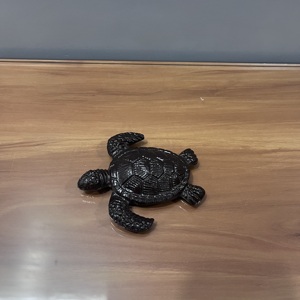 Escultura Decorativa de Tortuga Moderna en Aluminio con Acabado Marrón para Decoración de Mesa en Diwali - Product Image 2