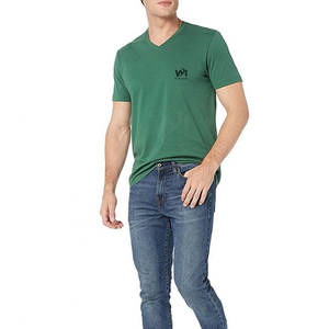 Camiseta cómoda de secado rápido 100% algodón con cuello en V para hombre, transpirable, de corte holgado, estampada y ecológica. - Product Image 6