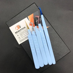 Pince à épiler d'extension de cils en acier inoxydable à revêtement bleu bébé avec logo personnalisé professionnel grande quantité de cils pointus fins - Product Image 4